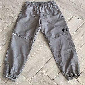 Gorgeous Adidas workout long-short pant!